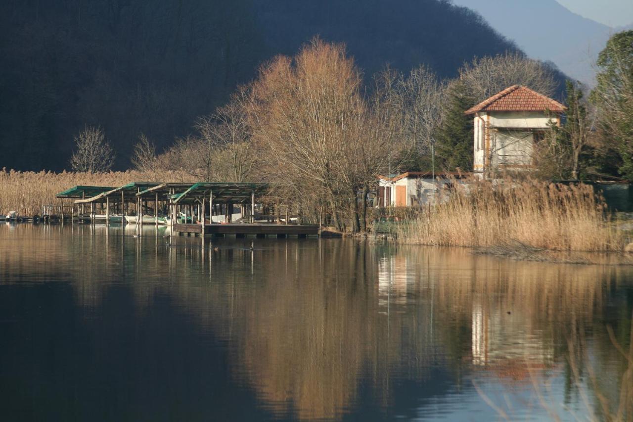Lake House Canzo 외부 사진